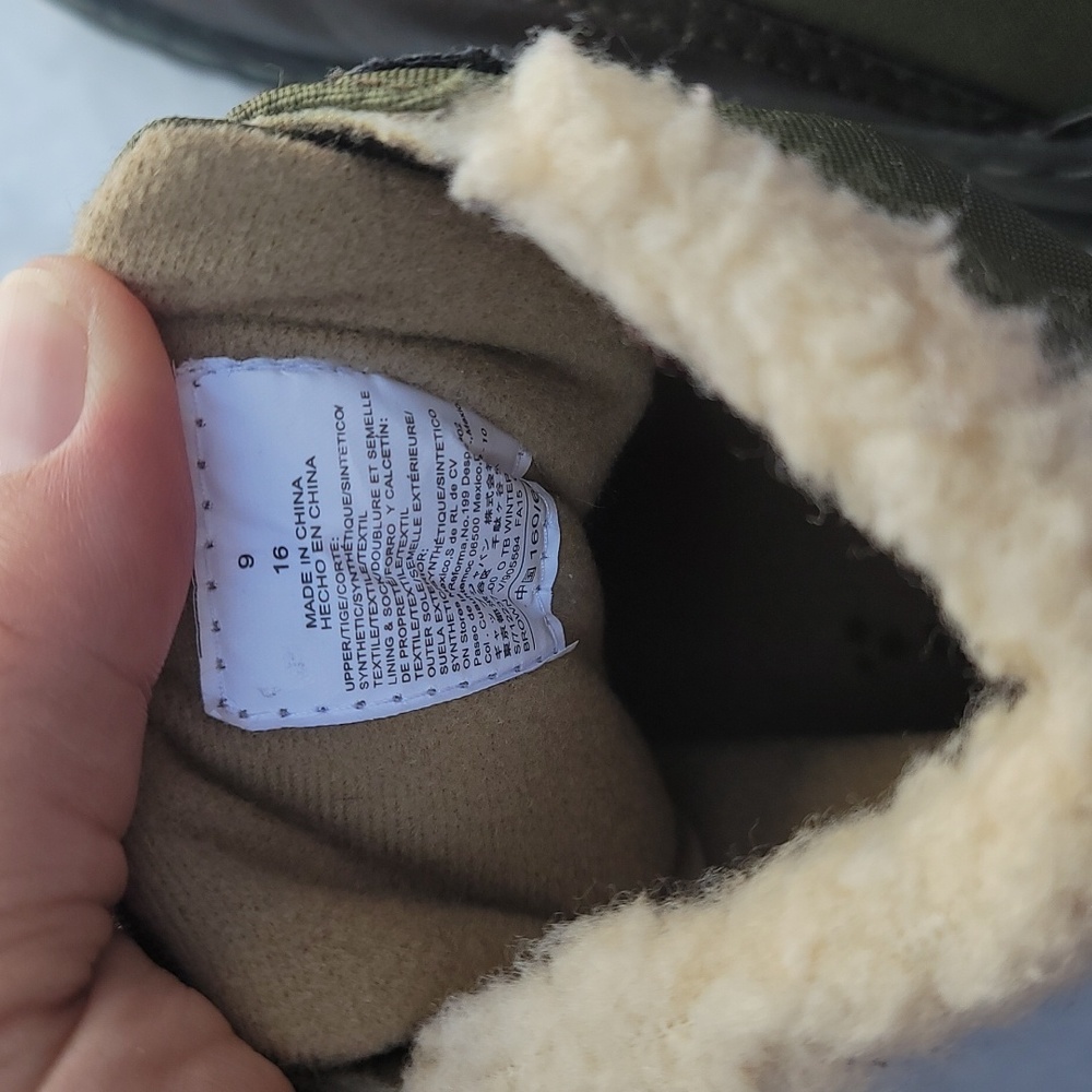 Old Navy,  Boy's Toddler Boots  Size 9 - Picture 5 of 8